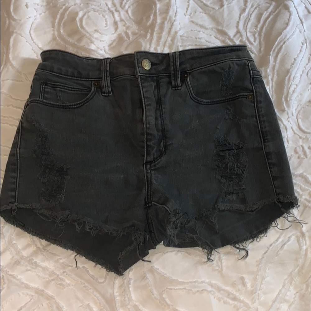 Guess jean shorts ♠️